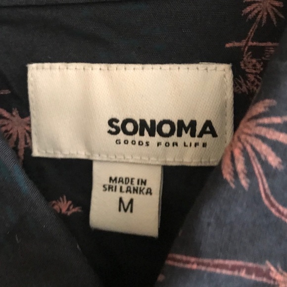 Beautiful Button Down Men’s Shirt - Picture 4 of 4